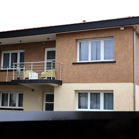 Villa Machlo Agen Bagian luar foto
